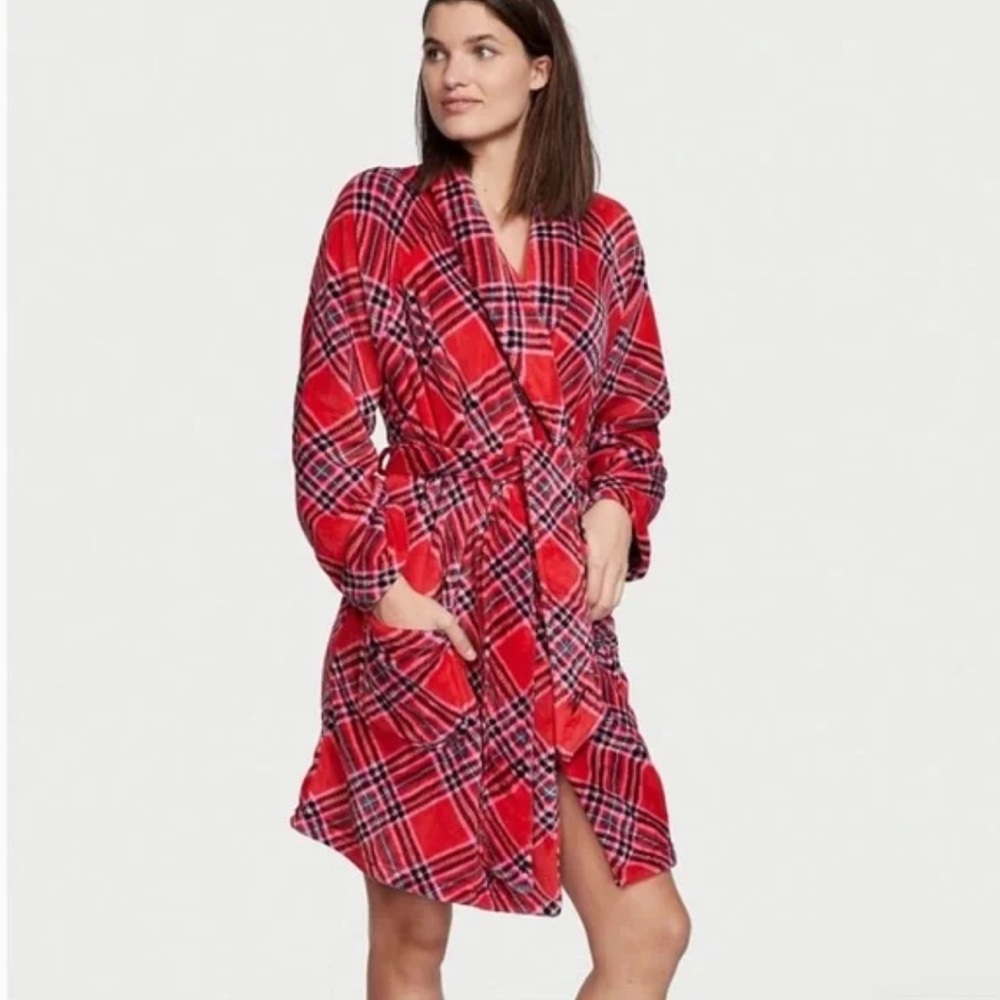 Victoria’s Secret Bath Robe - Picture 2 of 7